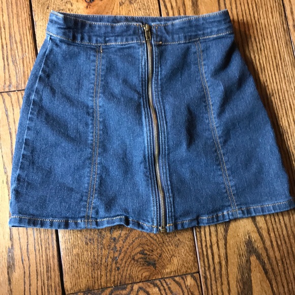 jean zip up skirt βοΈοΈ - Picture 1 of 3